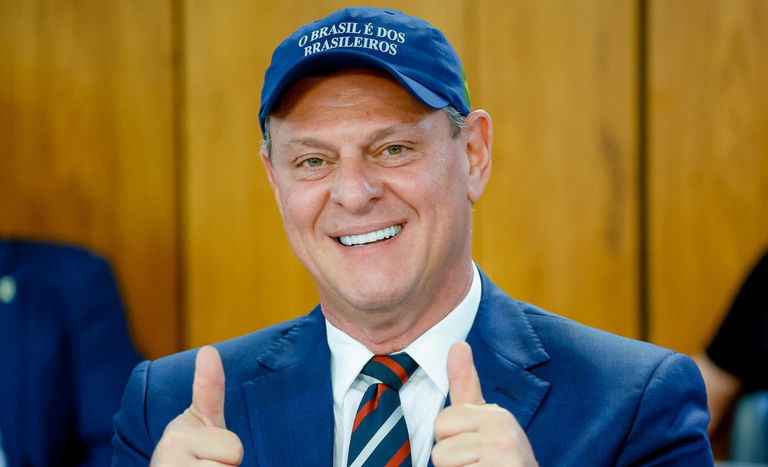 Ministro Carlos Fávaro apresenta medidas do Governo Federal para apoiar produtores rurais brasileiros