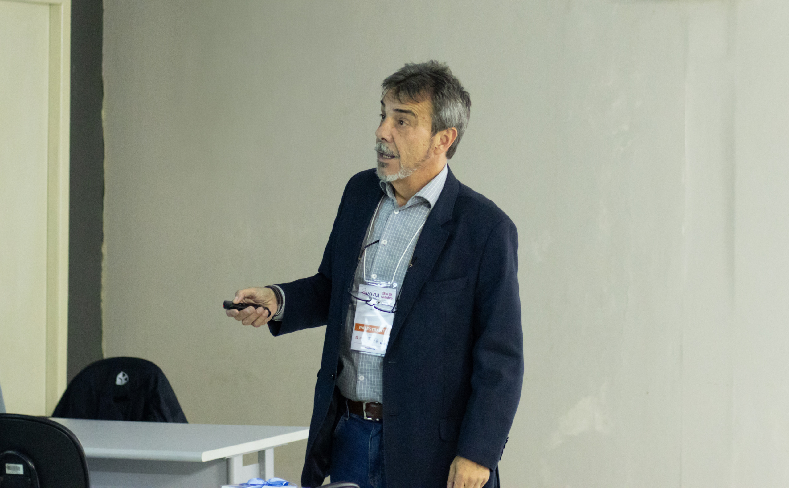 Regulação em transformação impulsiona o futuro da alimentação animal no painel da AveSui 2025