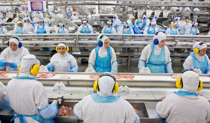 JBS investe U$ 70 milhões e acelera expansão da produção de frangos no Paraguai JBS investe U$ 70 milhões e acelera expansão da produção de frangos no Paraguai