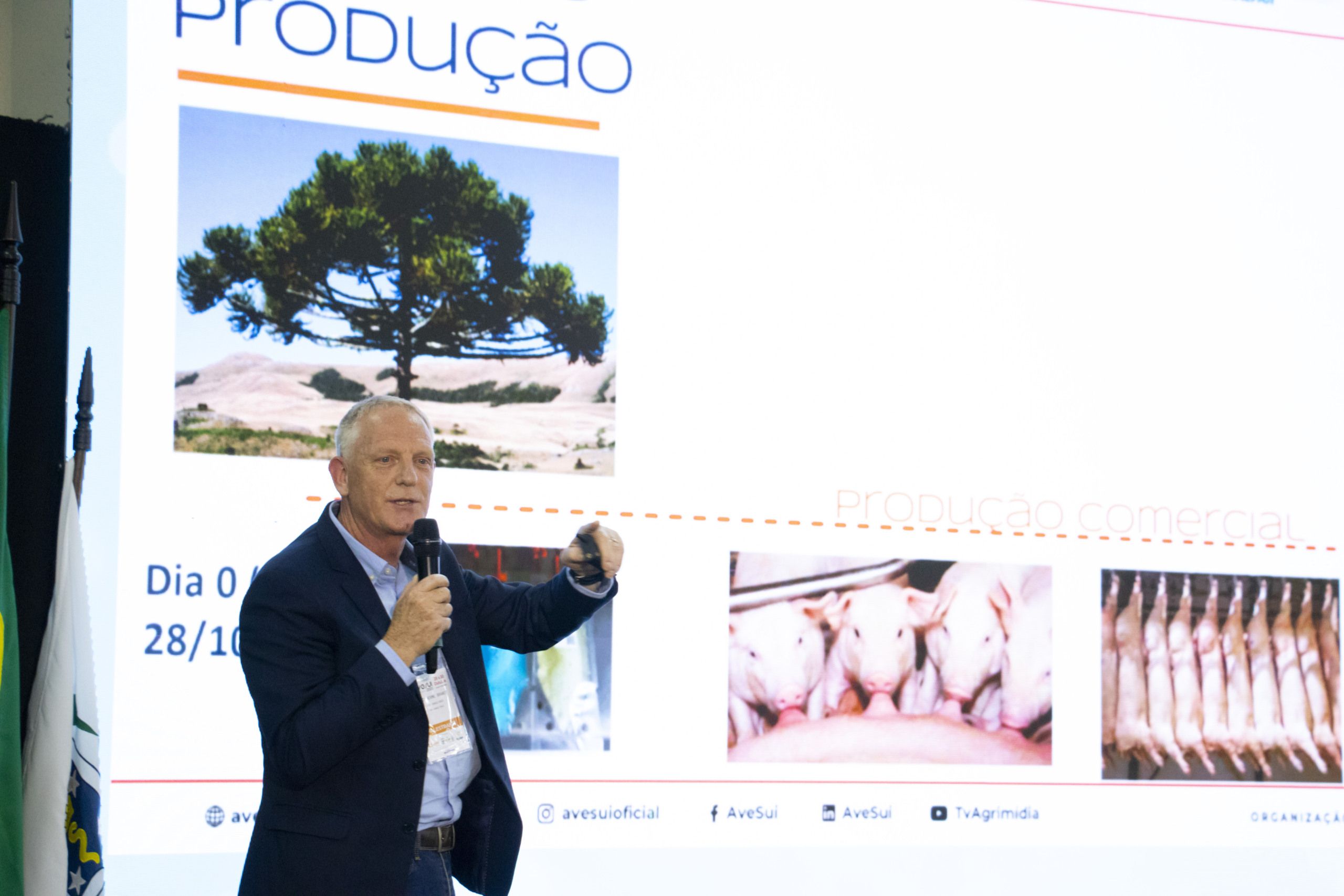 Painel “Eficiência e Sustentabilidade da Cadeia de Carne Suína” marca primeiro dia de debates em Cascavel (PR) Painel “Eficiência e Sustentabilidade da Cadeia de Carne Suína” marca primeiro dia de debates em Cascavel (PR)