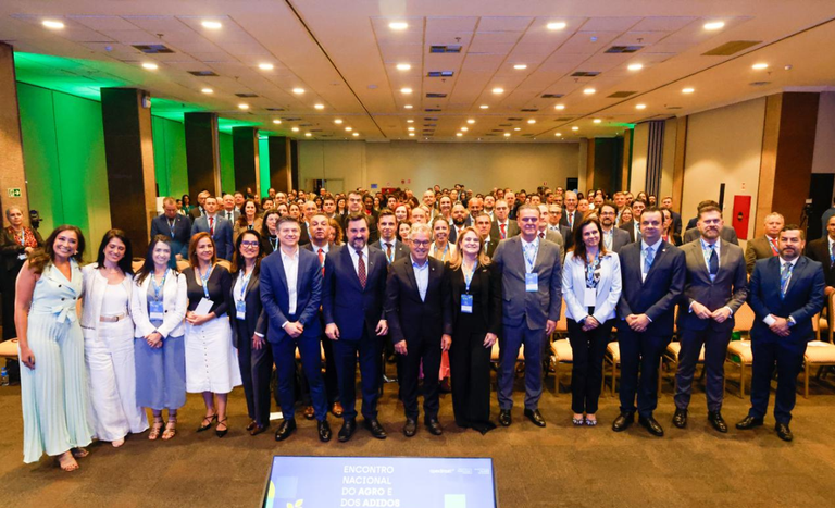 MAPA, ApexBrasil e adidos agrícolas alinham Estratégias para Expansão do Agronegócio Brasileiro MAPA, ApexBrasil e adidos agrícolas alinham Estratégias para Expansão do Agronegócio Brasileiro