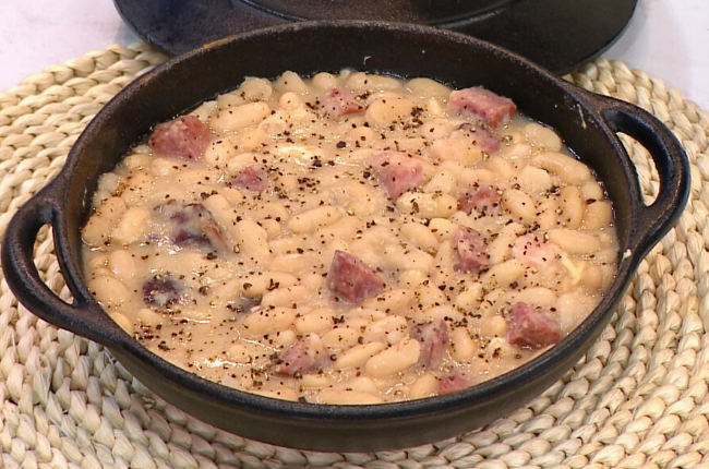 Feijoada de feijão branco é o pedido especial de hoje; Confira