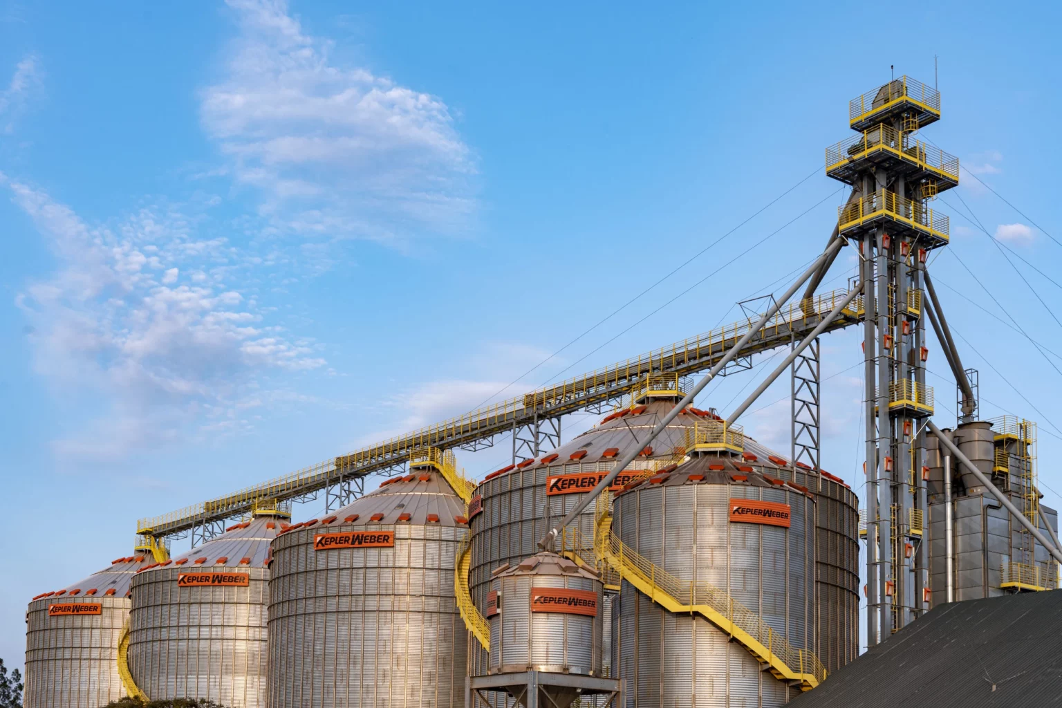 Fusão Kepler Weber e GSI pode criar gigante de armazenagem de grãos com Quase 42% do mercado brasileiro Fusão Kepler Weber e GSI pode criar gigante de armazenagem de grãos com Quase 42% do mercado brasileiro