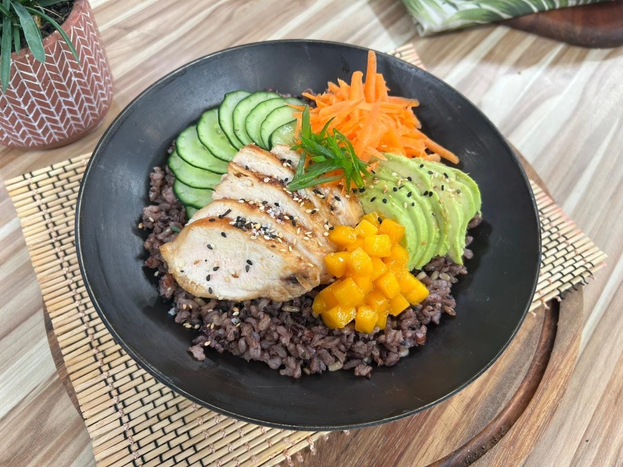 Fácil demais: confira a receita de "Poke de atleta"