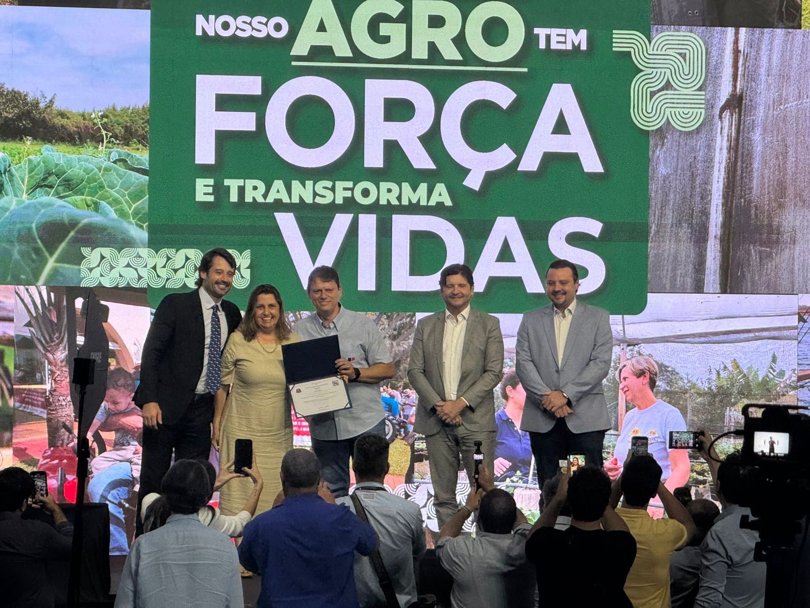 Selo Suíno Paulista é entregue no Palácio dos Bandeirantes e destaca força da suinocultura de São Paulo Selo Suíno Paulista é entregue no Palácio dos Bandeirantes e destaca força da suinocultura de São Paulo