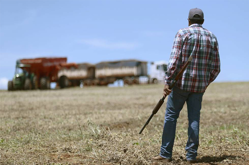 Projeto no Senado que facilita compra de armas para produtores aprovado pela CSP Projeto no Senado que facilita compra de armas para produtores aprovado pela CSP