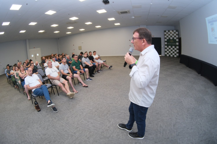 ACCS reúne lideranças da genética suína em Itá (SC) para debate sobre biosseguridade e mercado global