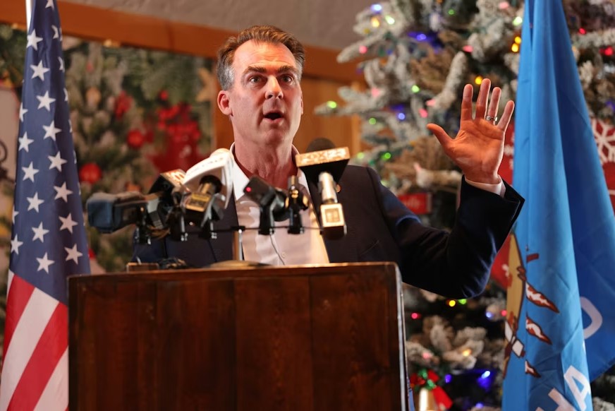 Governador de Oklahoma (EUA) apoia avicultores e acusa processo ambiental de visar lucro de advogados