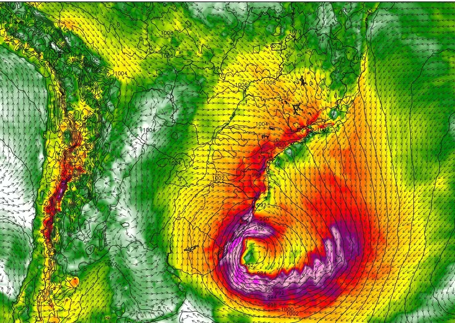 Previsão para hoje: Ciclone extratropical provoca alerta máximo no Sul e altera o tempo em diversas regiões do Brasil Previsão para hoje: Ciclone extratropical provoca alerta máximo no Sul e altera o tempo em diversas regiões do Brasil