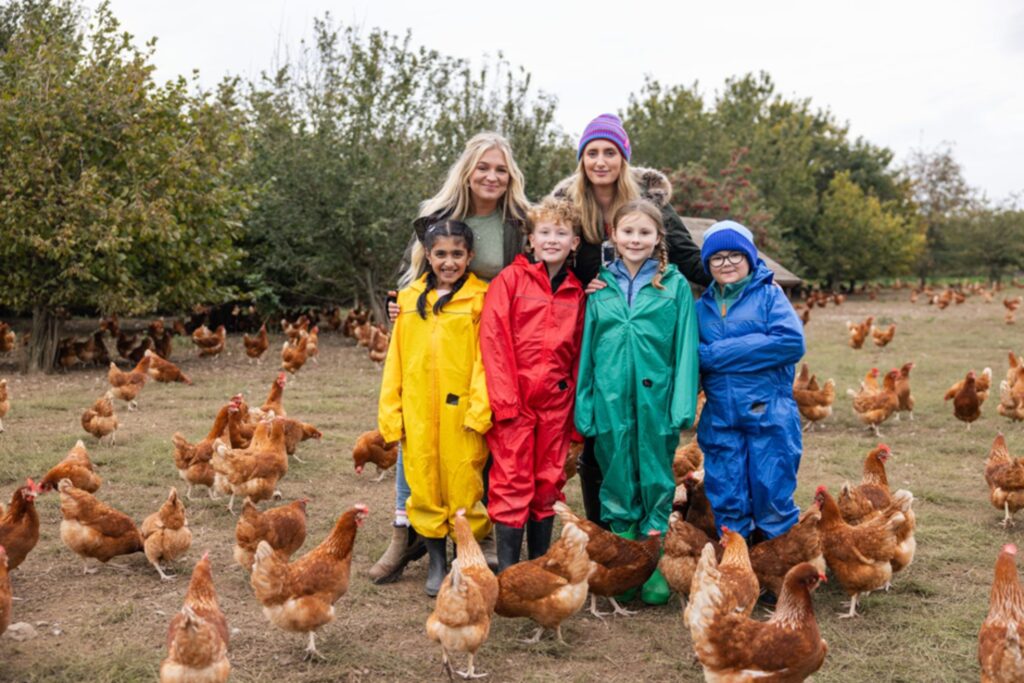 Programa infantil coloca crianças no centro da avicultura caipira e do bem-estar animal no Reino Unido